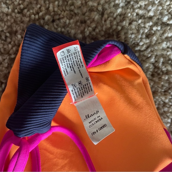 Maaji Vintage Grape Rocks Reversible Bikini Top Women’s M Swimwear Summer Beach - Picture 13 of 13